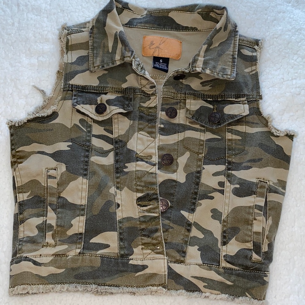 Cropped Denim Camo Vest - SMALL